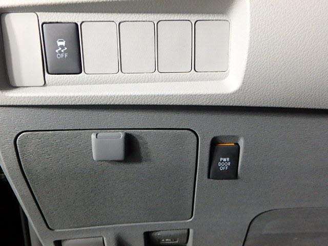 Toyota Sienna 2017 photo 23